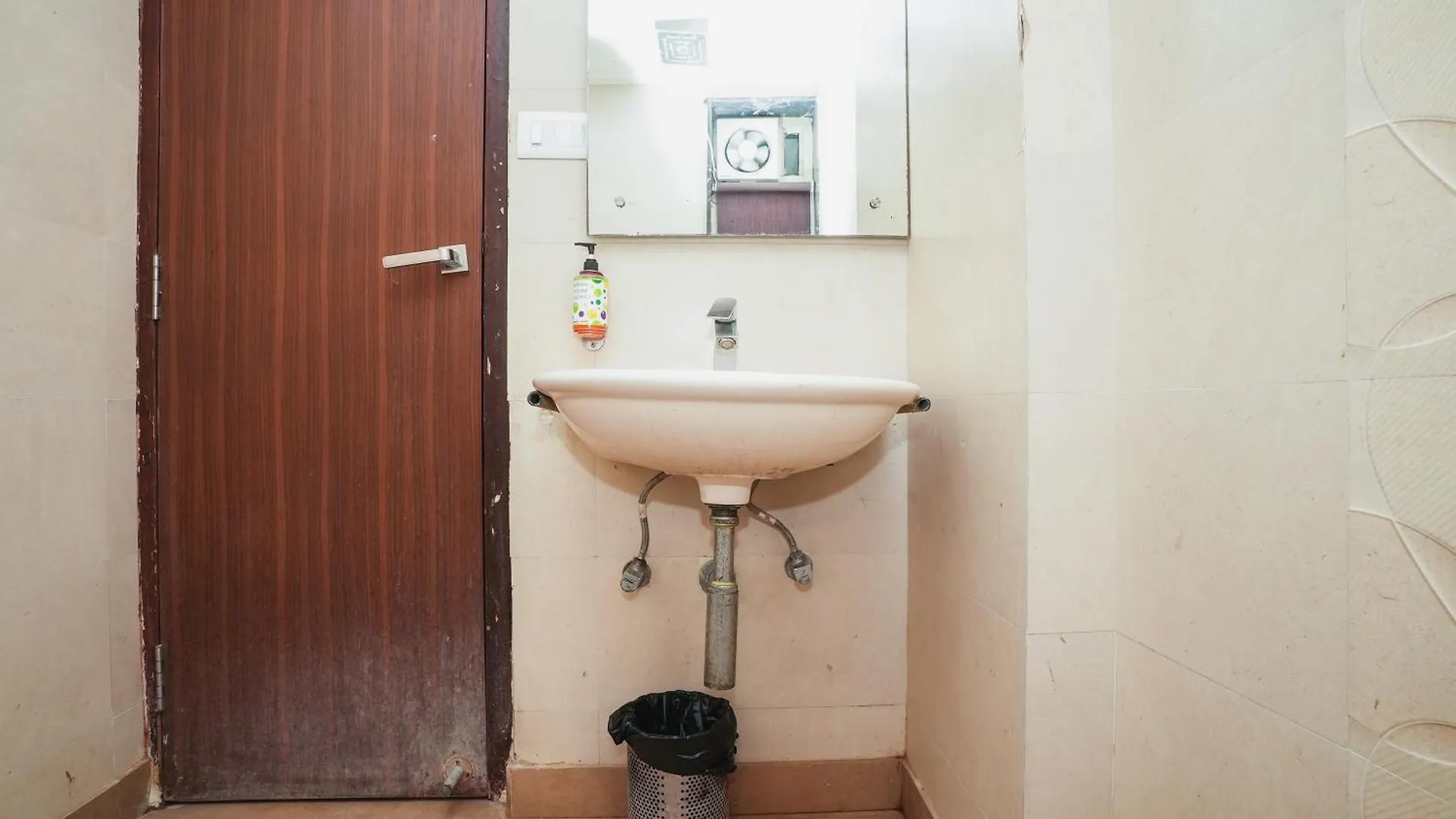 Hotel B Continental Delhi